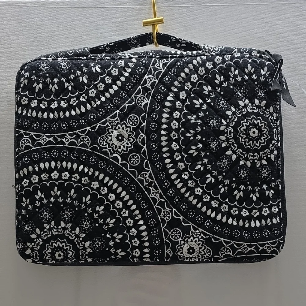Vera Bradley Black Bandana Medallion Padded Laptop / Tablet Sleeve